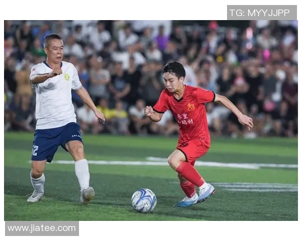 足球明星小瑞的精彩瞬间与个人魅力全景展示